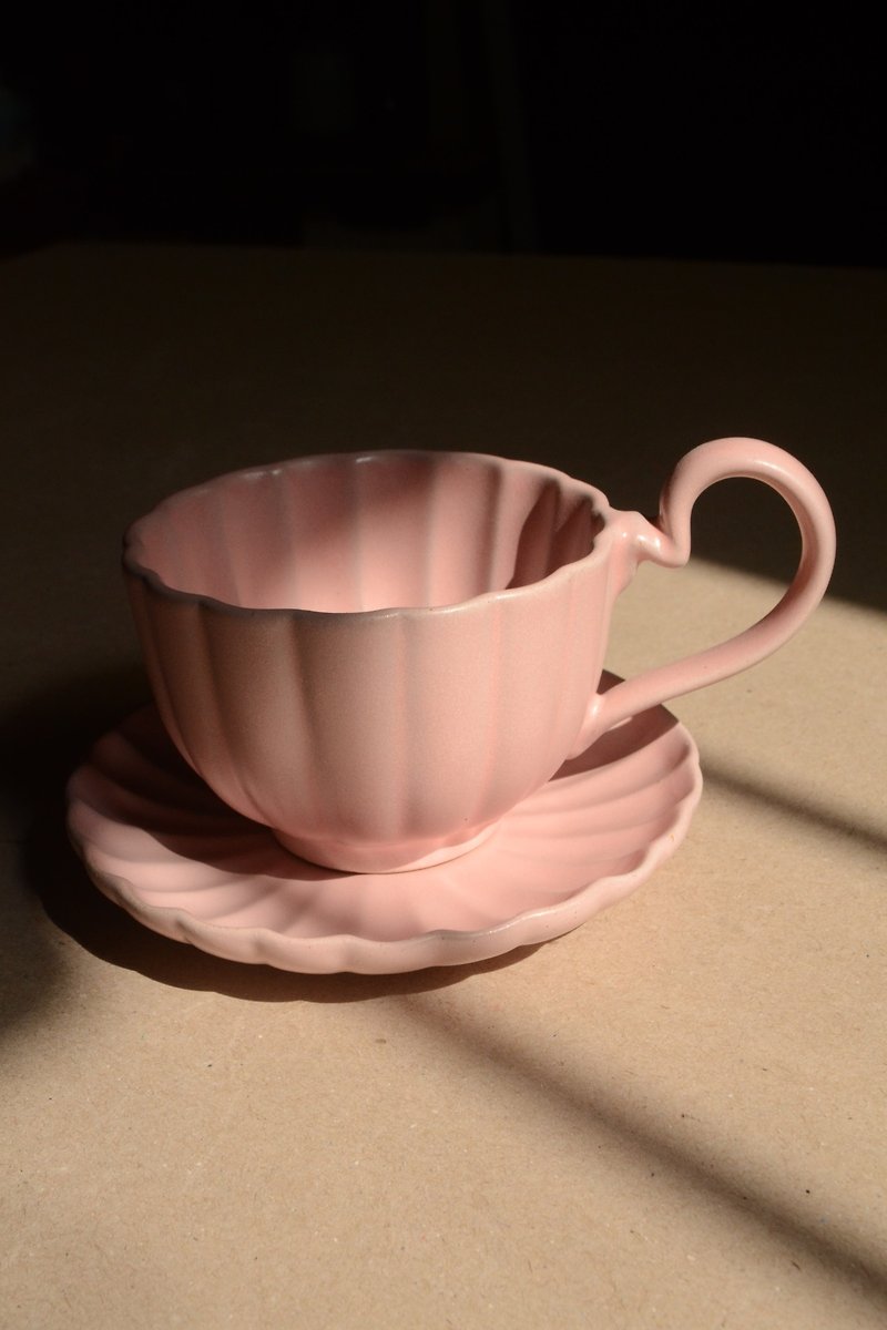 若樱粉菊型咖啡杯盘组 礼盒 送礼 礼物包装 母亲节 礼物 - 咖啡杯/马克杯 - 陶 粉红色