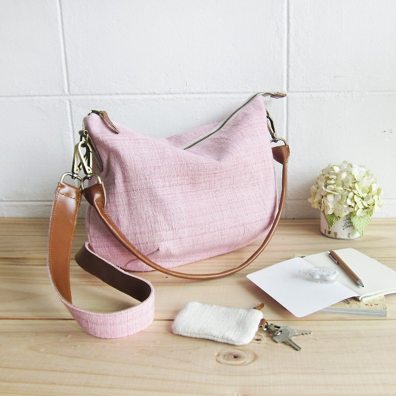 Cross-body Sweet Journey Bags M size Hand Woven and Botanical Dyed Cotton - 侧背包/斜挎包 - 棉．麻 