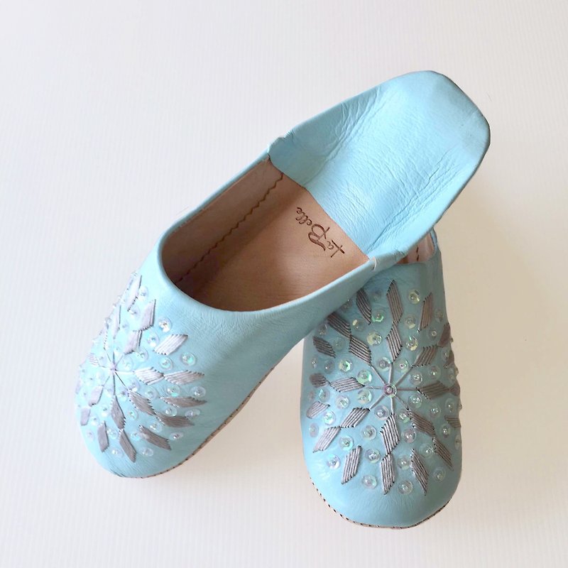 手縫い刺繍の上品バブーシュ　フヌン　水色×グレー Babouche slipper - 其他 - 真皮 蓝色