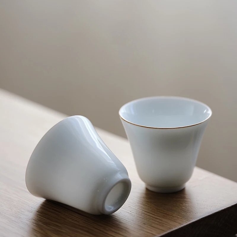 闻说|景德镇甜白品茗杯 简约造型 白瓷描线淡金茶杯 - 茶具/茶杯 - 陶 