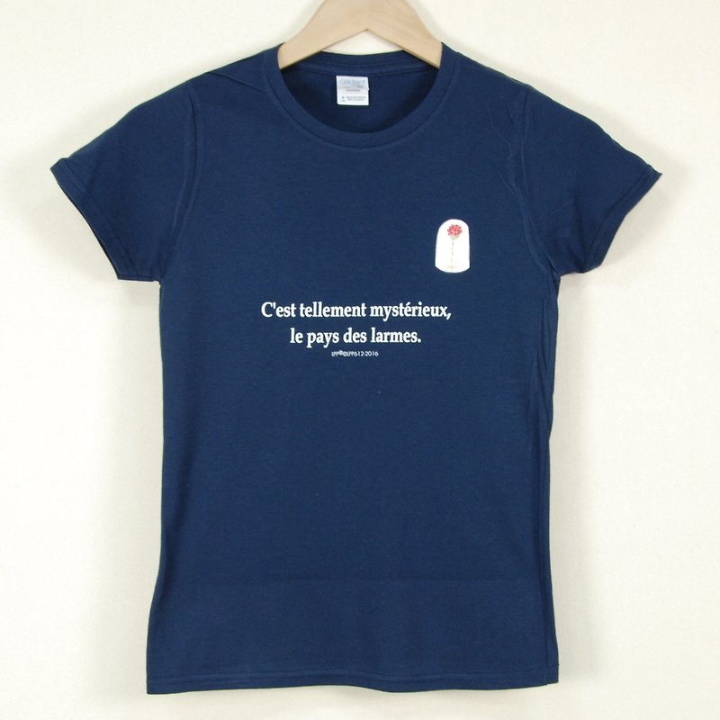 小王子经典版授权 - T恤：【玻璃罩里的玫瑰花】成人短袖 T-shirt,AA21 - 女装 T 恤 - 棉．麻 红色