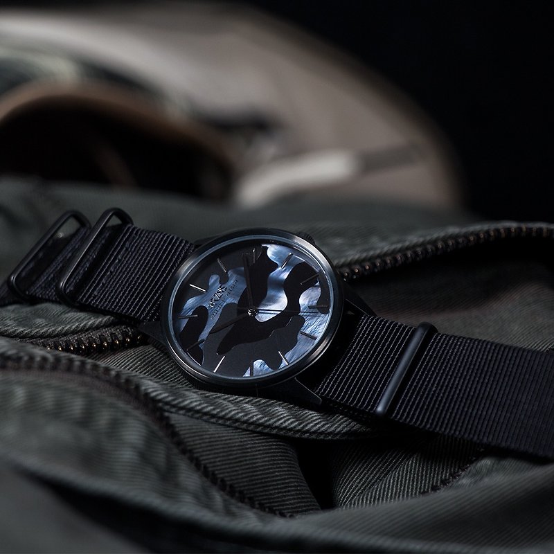 暗蓝色天然贝壳面 M-38 简约三针迷彩手表 | BUTTERO皮带或钢带 - 男表/中性表 - 不锈钢 黑色