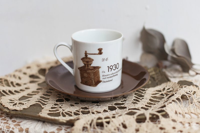 【好日恋物】1740/1875德国vintage双面磨豆机纪念咖啡杯组 - 咖啡杯/马克杯 - 瓷 白色
