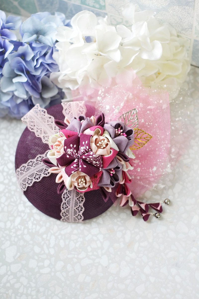 【洋粋スタイル】つまみ细工手作－洋式小圆帽。花团锦簇(深紫) - 发饰 - 棉．麻 紫色