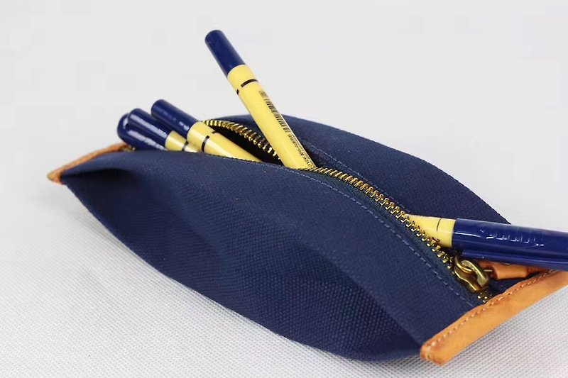 简约帆布拉链笔袋/收纳袋/化妆包-儿童节礼物 - 铅笔盒/笔袋 - 其他材质 蓝色