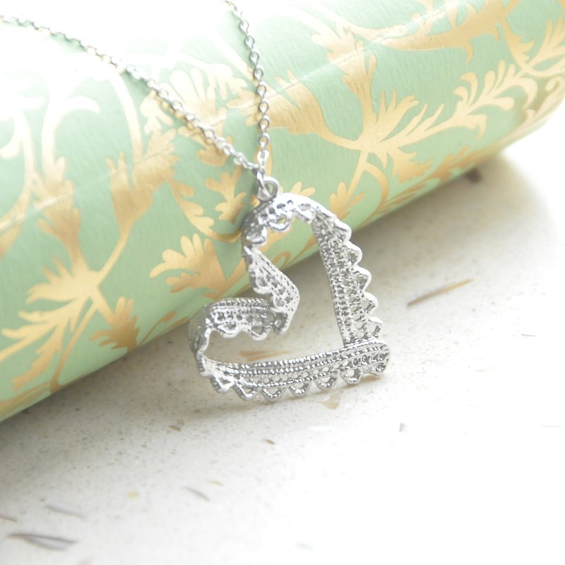 蕾丝。心 项链 Lace。Sweet Heart Necklace - 项链 - 其他金属 银色