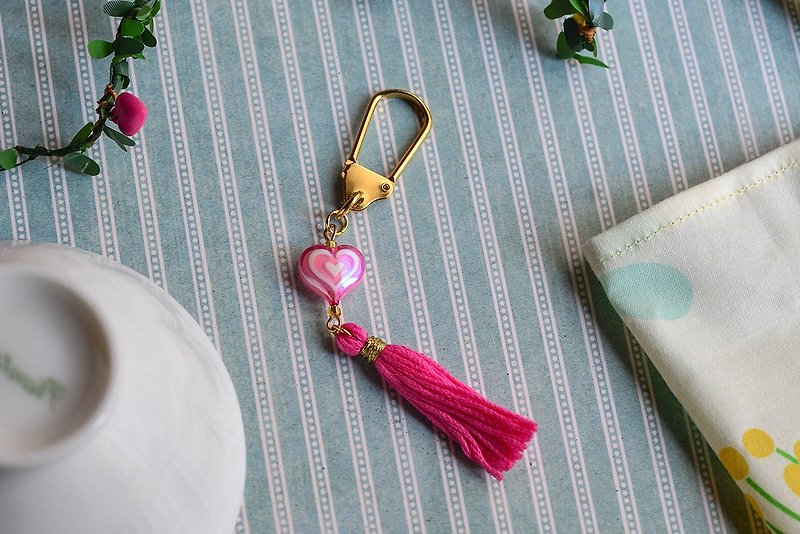 热情桃 - 魔法少女流苏钥匙圈 / 包包挂饰 - 钥匙链/钥匙包 - 棉．麻 粉红色