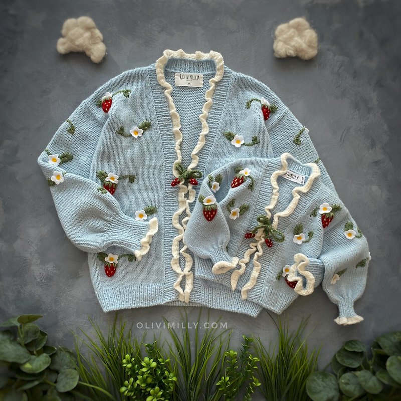 Strawberries adult cardigan, hand knitted cardigan with embrodery - 女装针织衫/毛衣 - 羊毛 蓝色