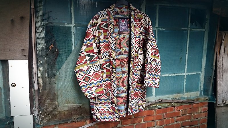 AMUN'S SHINY WORLD手工订制古着粗提花民族几何罩衫大衣 - 男装外套 - 棉．麻 多色
