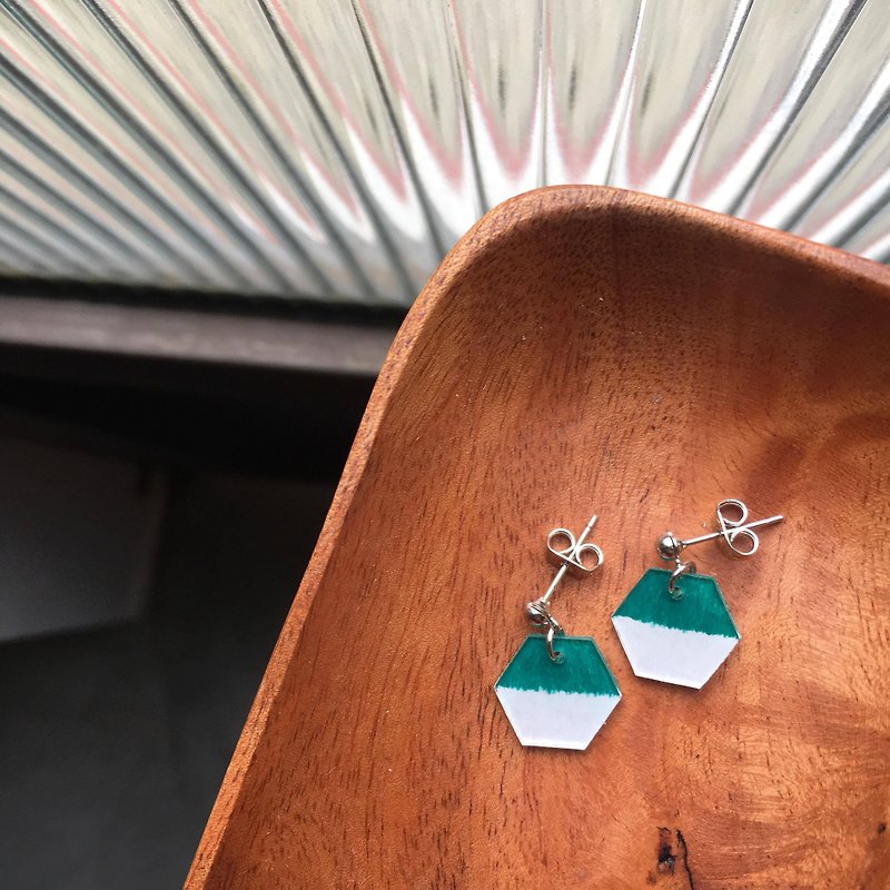 树海 - 针夹式耳环 - 耳环/耳夹 - 塑料 绿色