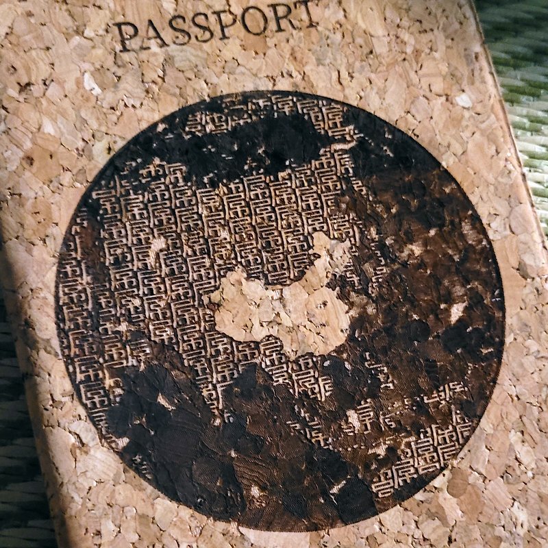 国家安全套 屌晒全世界护照套 移民礼物 离别礼 香港手信 - 皮夹/钱包 - 木头 咖啡色