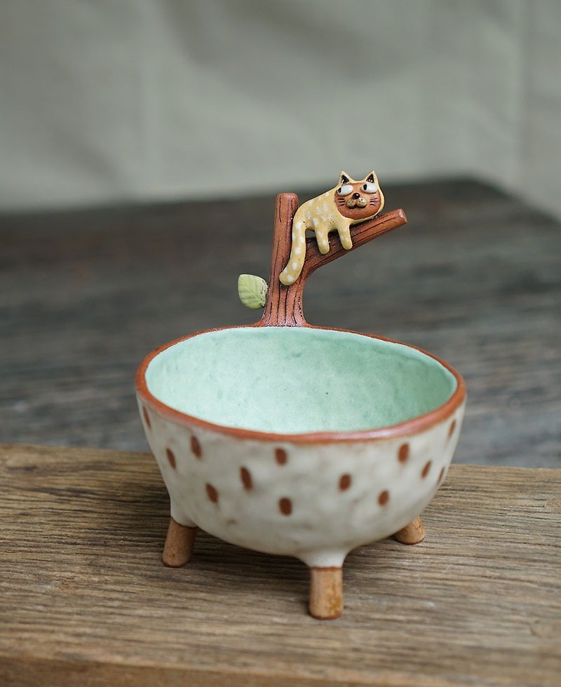 cat bowl , handmade ceramic. - 花瓶/陶器 - 陶 卡其色