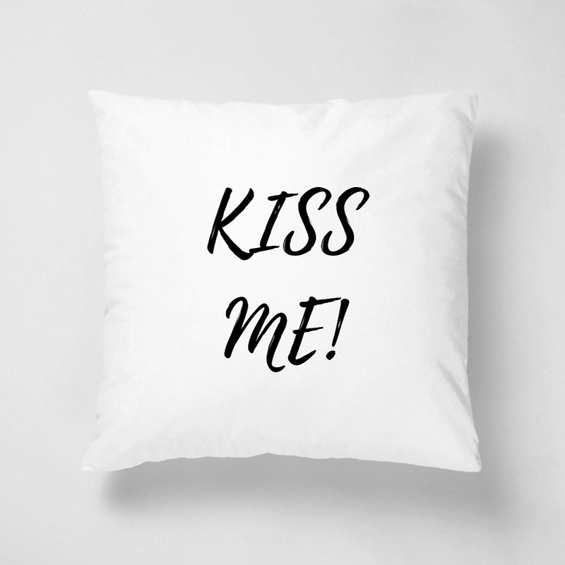KISS ME | 40*40cm短绒抱枕 可订制自己喜欢的颜色 - 枕头/抱枕 - 聚酯纤维 白色