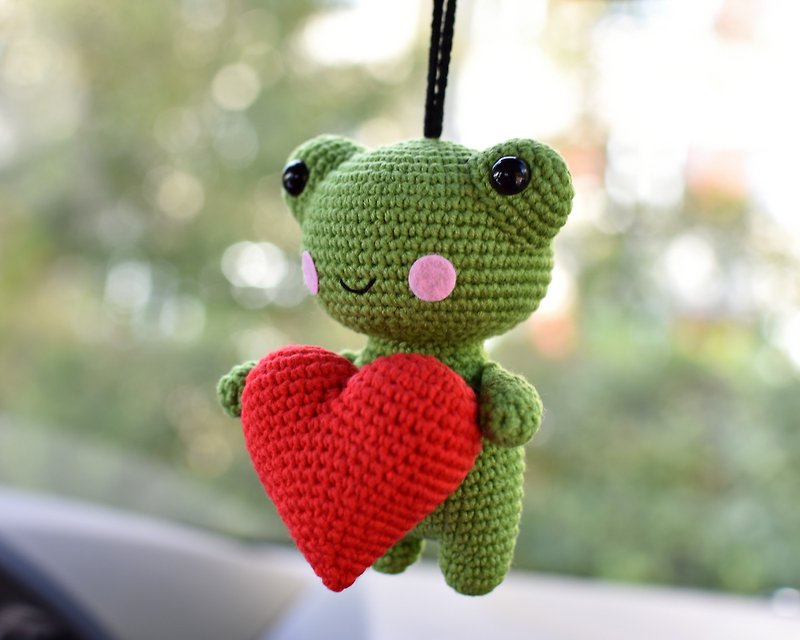 Plush frog with heart / Rear view mirror accessory / Kawaii car accessory - 玩偶/公仔 - 棉．麻 