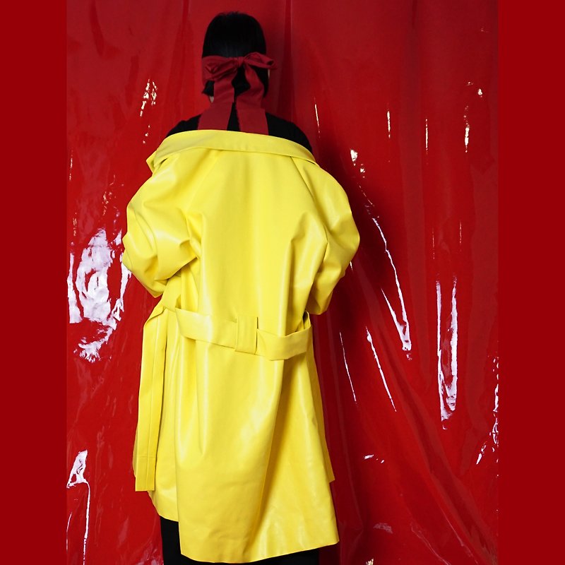 原创春季新品宽松中长款黄色PU皮休闲系带风衣外套 - 女装西装外套/风衣 - 真皮 黄色