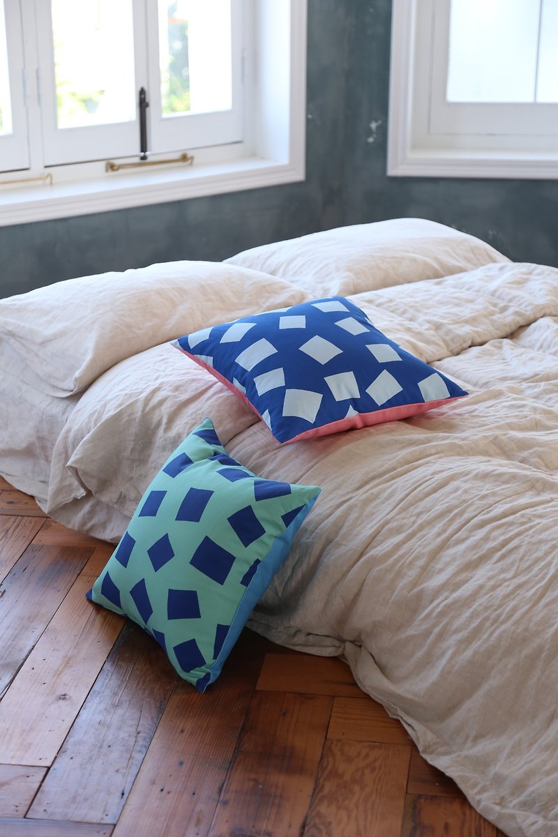 原创设计双面印花全棉抱枕卧室客厅沙发靠垫 - 枕头/抱枕 - 棉．麻 蓝色