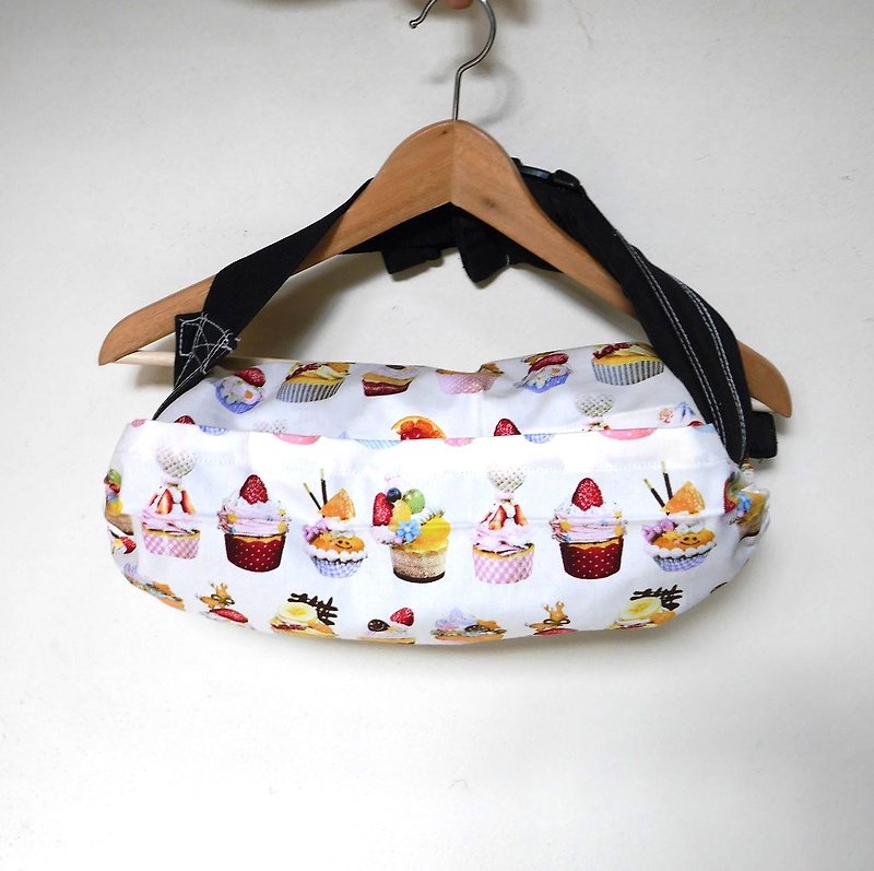 Baby carrier bag /  strawberry cake - 其他 - 棉．麻 白色