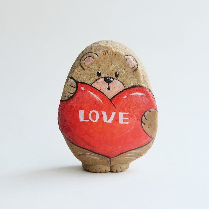 Bear with love stone painting handmade gift for someone you love. - 玩偶/公仔 - 石头 红色