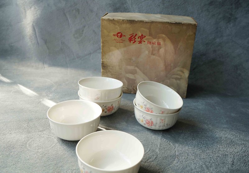 台湾杂货-早期全新品大同品牌碎花怀旧面碗组六入 - 碗 - 玻璃 白色
