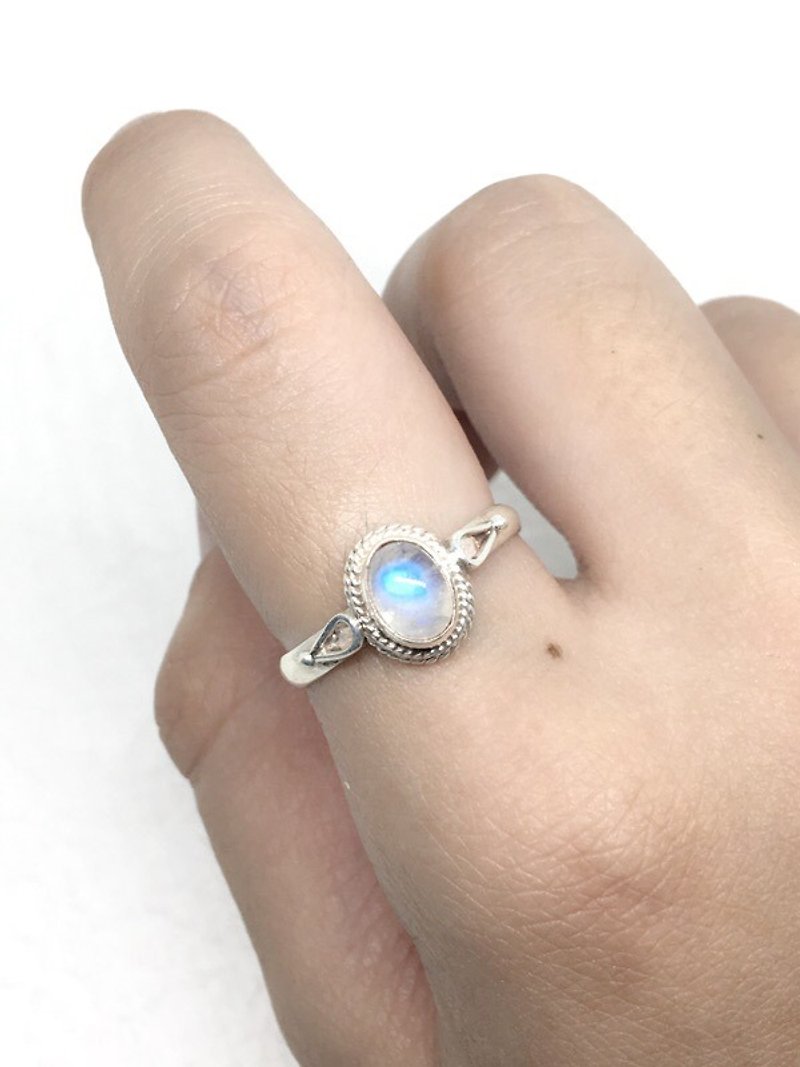 月光石925纯银典雅风戒指 尼泊尔手工镶嵌制作(款式3) - 戒指 - 宝石 蓝色