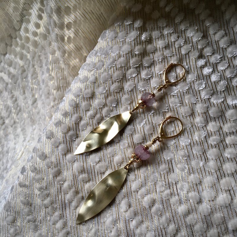 雾色紫丁香耳环 耳夹 琉璃耳环 - 耳环/耳夹 - 琉璃 粉红色
