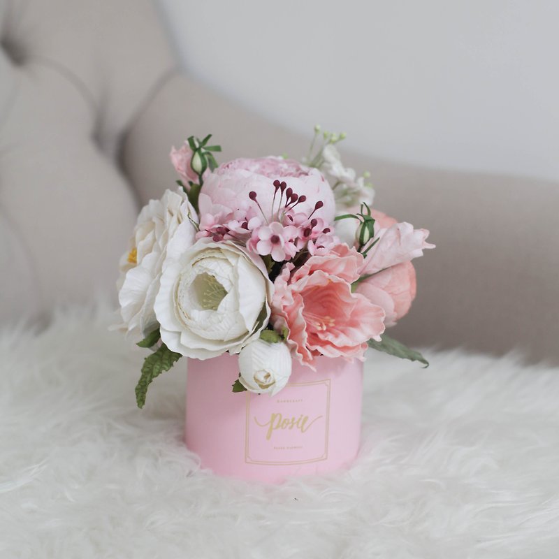 DARLING Aromatic Large Gift Box Handmade Paper Flowers - 香薰/精油/线香 - 纸 粉红色