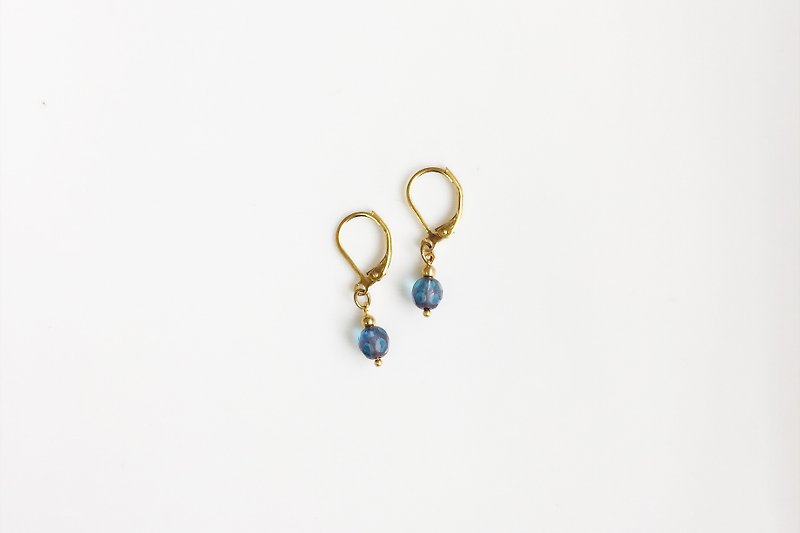 小蓝点 黄铜玻璃珠造型耳环 - 耳环/耳夹 - 其他金属 蓝色