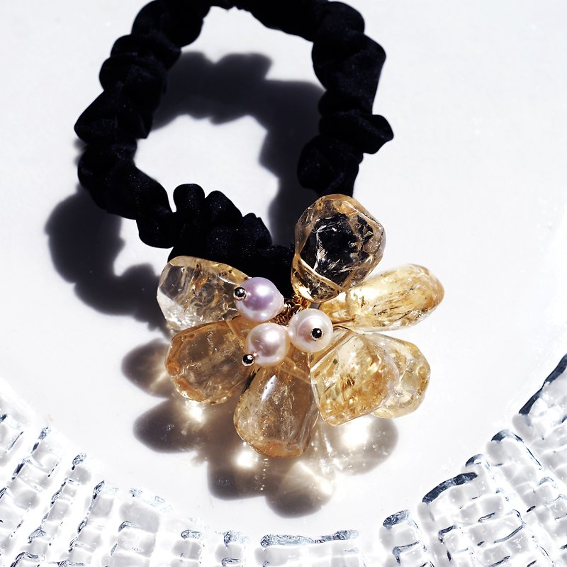シトリンと真珠によるマリーゴールドのシュシュヘアゴム　Marigold - 发饰 - 石头 橘色