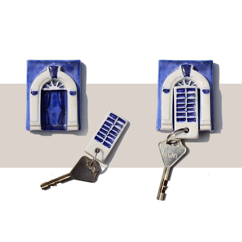 Magnetic Ceramic Keychain Old Town Collection Blue window shape - 花瓶/陶器 - 陶 蓝色