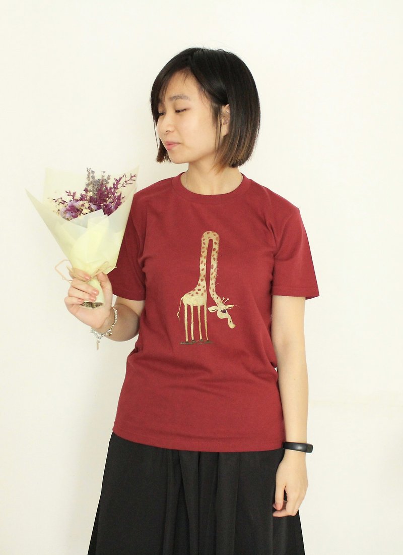 抬不起头来的长颈鹿 - 手作丝印 + PrintStar日本厚磅Tee - 女装 T 恤 - 棉．麻 红色