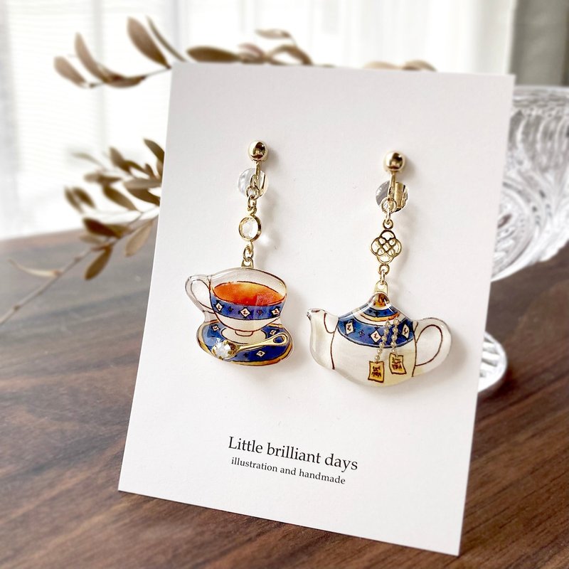 BreakfastTea earring　紅茶ティーポットとカップのイヤリング・ピアス - 耳环/耳夹 - 塑料 蓝色