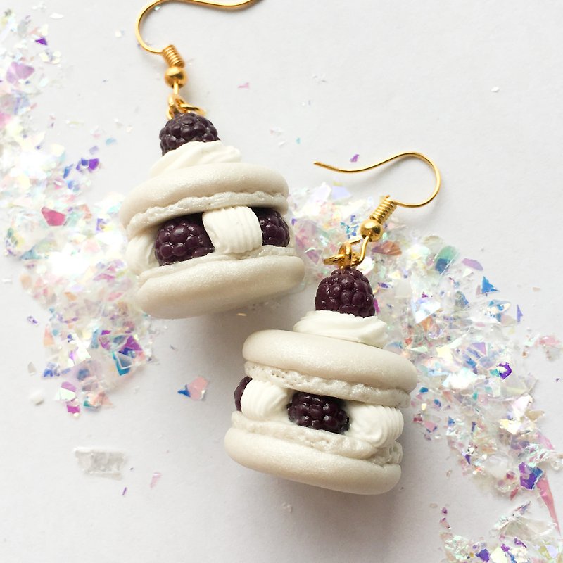 莓果马卡龙--雪夜(白) 耳环 单支 甜点饰品 Macaron - 耳环/耳夹 - 粘土 白色