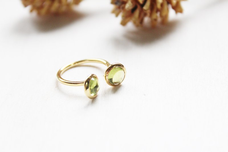 8月诞生石Peridot 22K系列橄榄石镀金可调式戒指 - 戒指 - 宝石 绿色