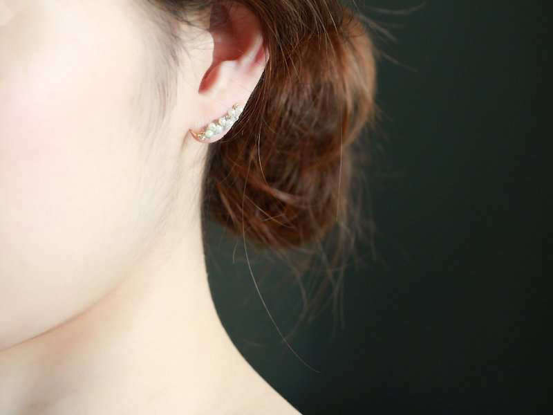 14kgf-2way(pierced earrings/clip-on)labradorite&freshwater pearl - 耳环/耳夹 - 宝石 白色