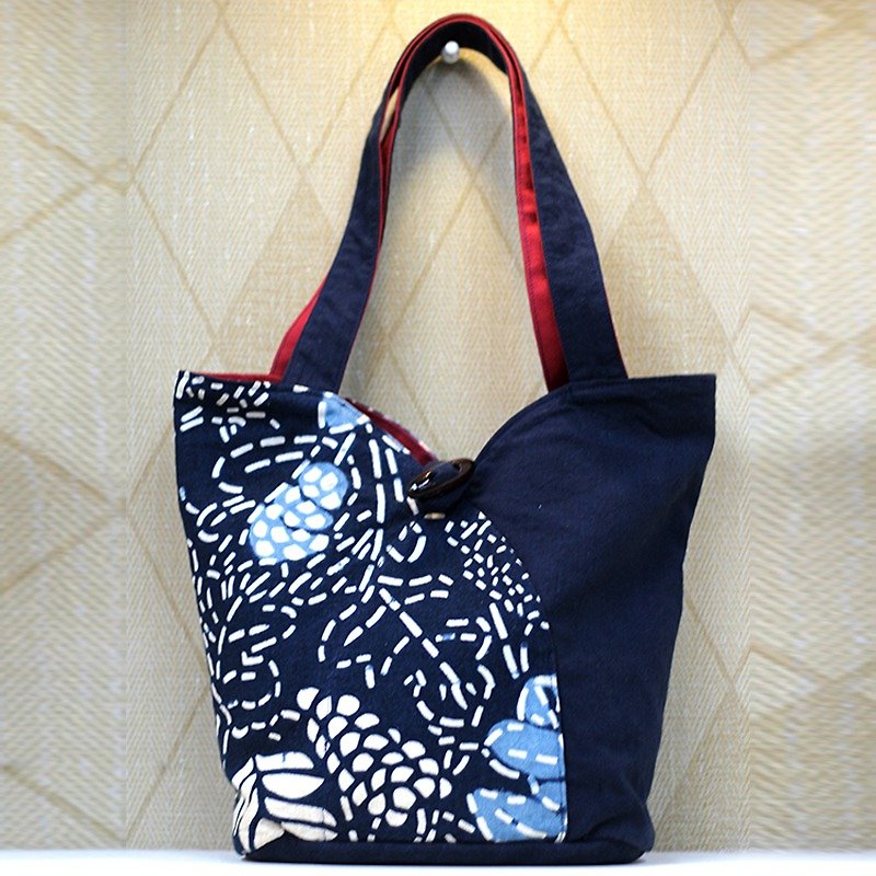 绀色蓝染日式花纹侧背包 ❖ 独家手工缝制包 ❖ - 侧背包/斜挎包 - 棉．麻 蓝色
