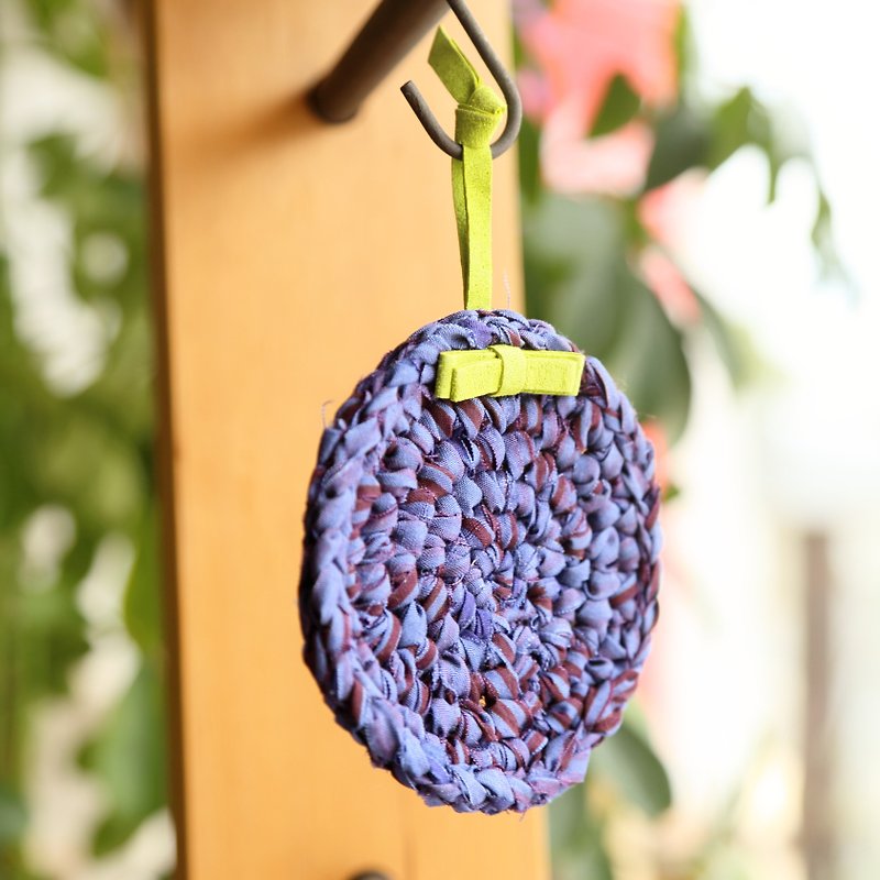 きもの裂き編みコースター　革ループ付き  - 杯垫 - 真皮 紫色