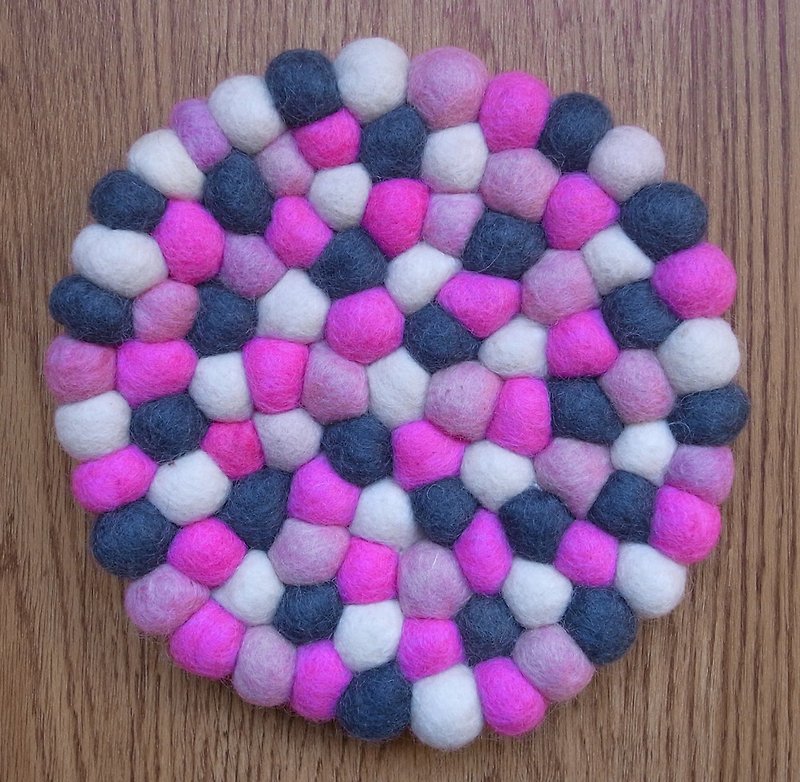 羊毛毡 球球 手工 餐垫 锅垫 隔热垫 圆形 20cm 混色 粉红 灰 - 餐垫/桌巾 - 羊毛 粉红色