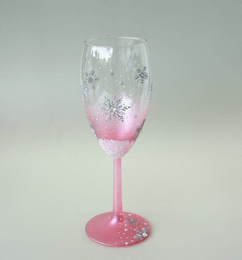 Snowflakes Pink Wine Glass Hand-painted - 酒杯/酒器 - 玻璃 粉红色