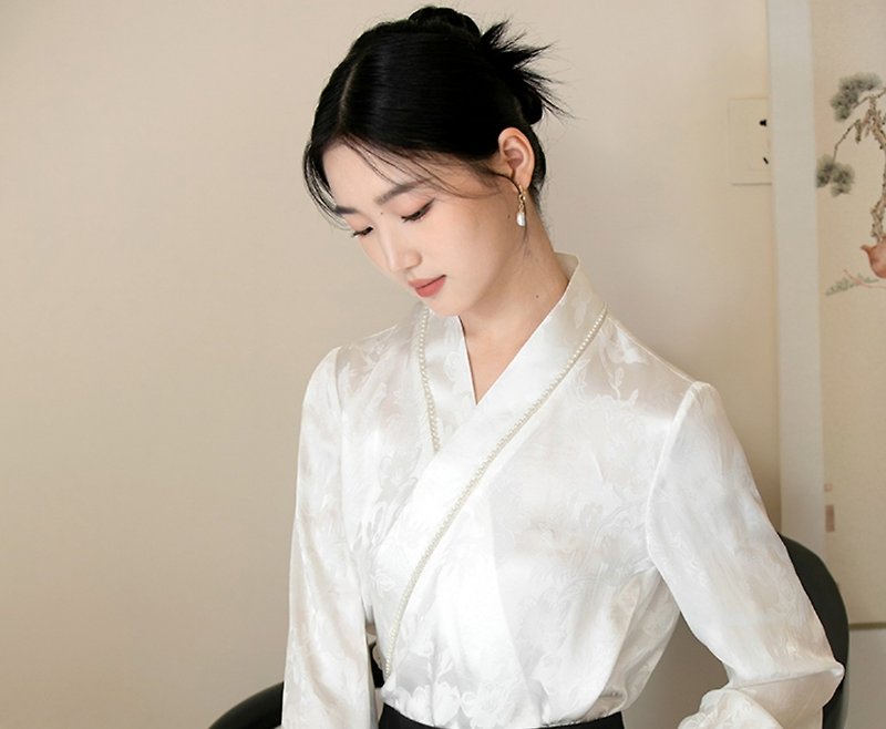 新中式 白色交领提花珍珠改良汉服 上衣/半裙/套裝 - 洋装/连衣裙 - 丝．绢 白色