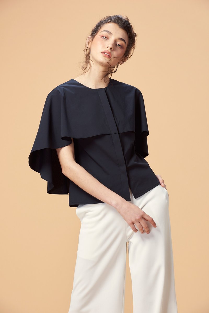 Off-season sale 黑色斗篷衬衫 - 女装衬衫 - 棉．麻 