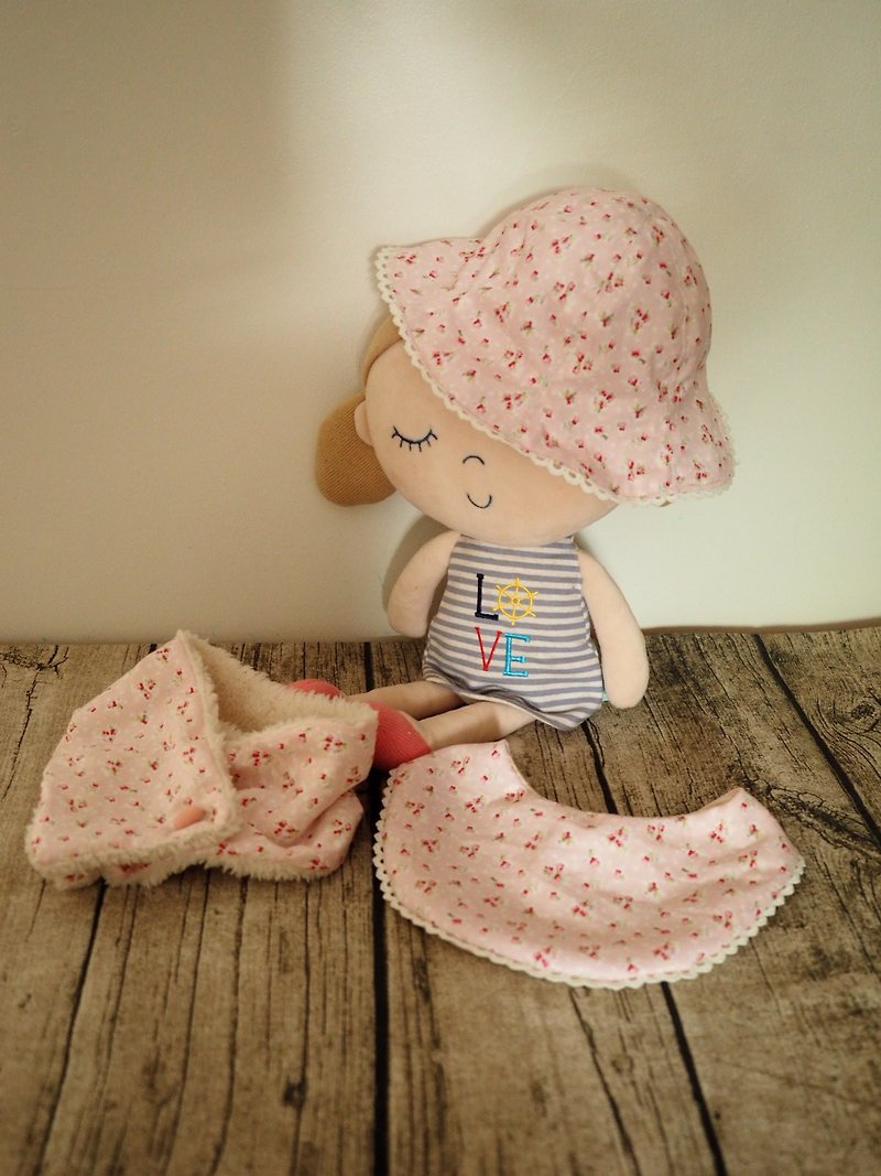 双面粉红小花图案/ 樱花图案婴儿小孩帽子,保暖围巾及口水肩套装 - 满月礼盒 - 棉．麻 粉红色