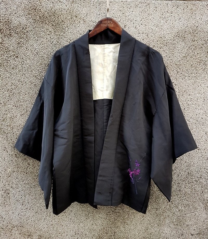小龟葛葛 - 日本 立体紫色刺绣-唐草 手工缝制 羽织和服外套 - 女装休闲/机能外套 - 丝．绢 