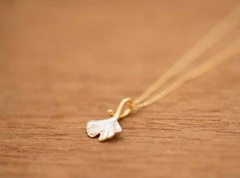 Gingko Leaf pendant - chain not included - 项链 - 其他金属 