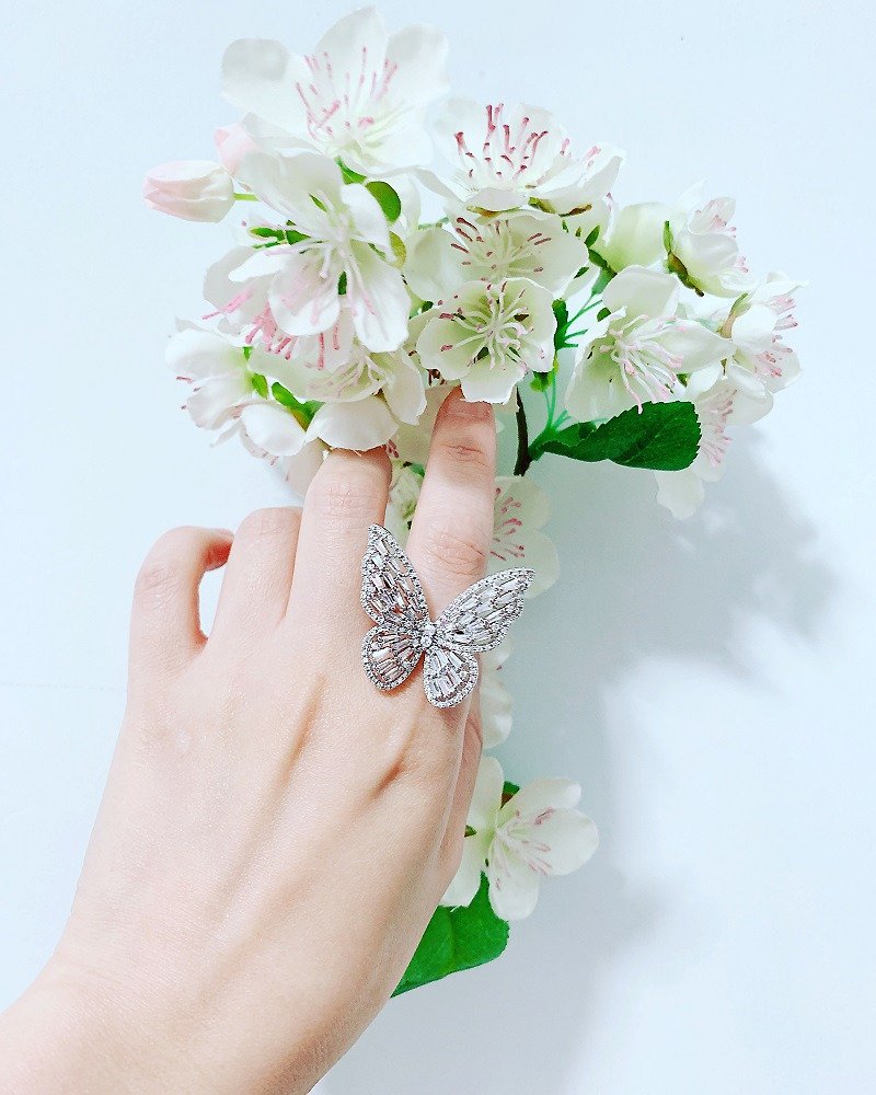 【戒指系列】大蝴蝶纯银戒指 - 戒指 - 纯银 银色