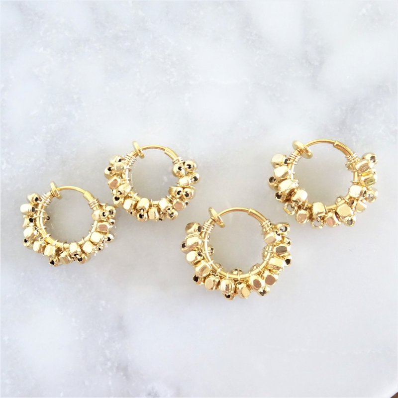 gold square metal*wrapped hoop earring耳夾式 - 耳环/耳夹 - 其他金属 金色