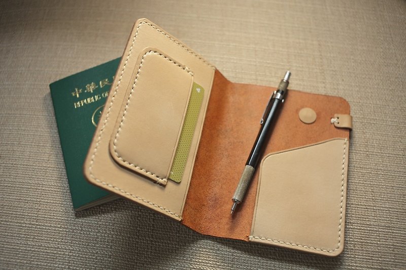 ONE+ 纯手工制 简约 护照夹 Passport holder - 护照夹/护照套 - 真皮 咖啡色