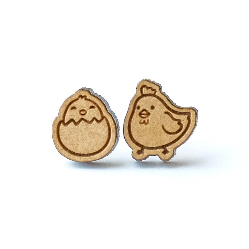 素色木耳环- 鸡妈妈带小鸡 (两款随机) - 耳环/耳夹 - 木头 咖啡色