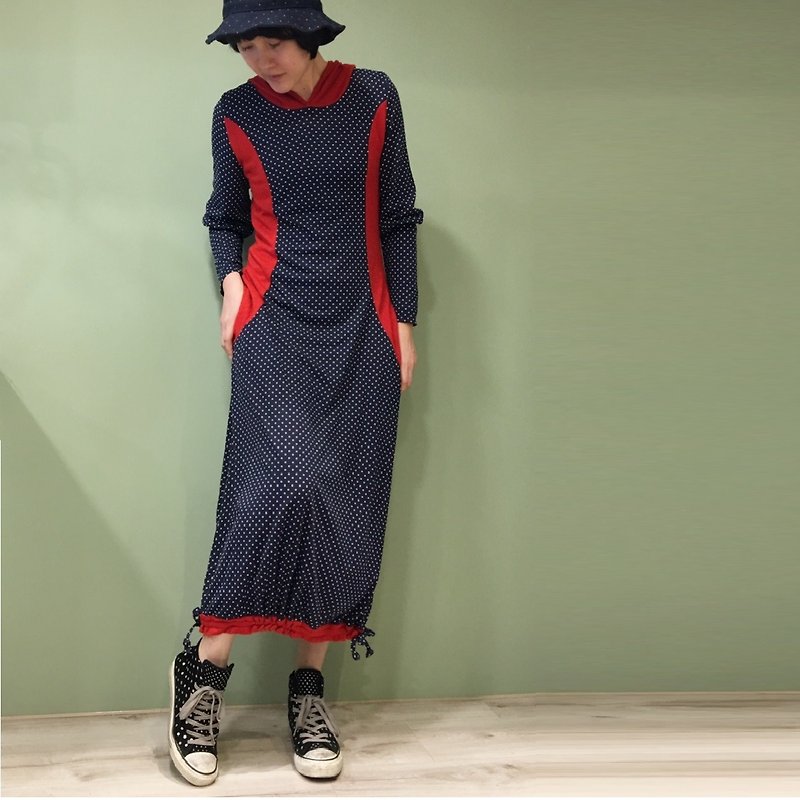 【dress】连帽腰线修饰长洋装_蓝点点+红 - 洋装/连衣裙 - 棉．麻 蓝色