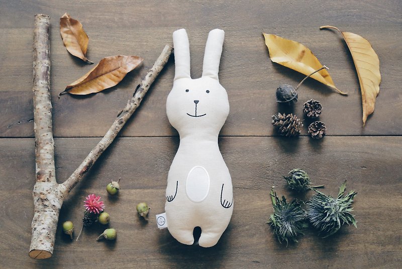 台湾野兔刺绣玩偶抱枕 - 枕头/抱枕 - 棉．麻 白色