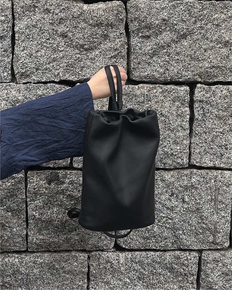 极简空气感羊皮休闲背包背囊 原创设计 小众品牌 - 后背包/双肩包 - 真皮 黑色
